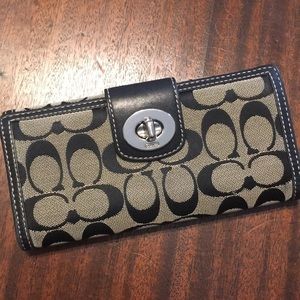 Authentic Signature Coach wallet.